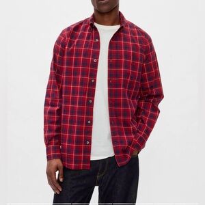 Men’s CHAPs button down red plaid shirt, size Large